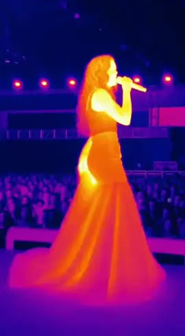 singing video when they fart #fart #singer #mujercantando #heatvideo #sora 