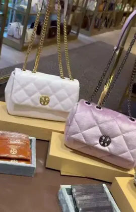 A designer touch never hurts. #toryburchoutlet #fypシ゚  #toryburch #creatorsearchinsight  #toryburchsandals 