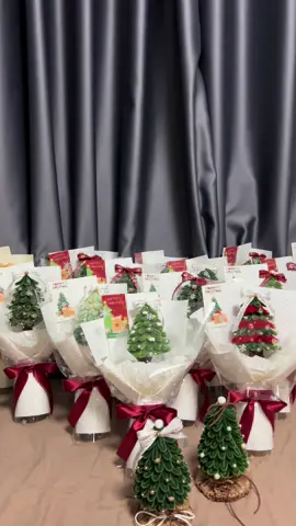 เปิดรอบ 2 ปิดรับถึงวันที่ 7/12/25 จ้ารอบสิ้นเดือนรอรับได้เลยค่า เตรียมส่งแล้วน้า                                      จองบ้านเขียว ID:plaifapk ได้เลยค่า   #ของขวัญคริสต์มาส #ช่อดอกไม้คริสต์มาส #คริสมาสต์ #ของขวัญให้แฟน #ของขวัญวันครบรอบ 