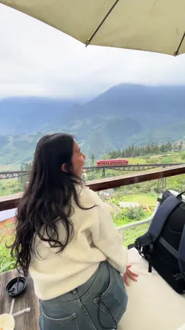 when you finally get to consume and regurgitate the famous Muong Hoa Funicular in Sapa 🤩🇻🇳 #sapa #sapavietnam #travel #vietnam #holiday 