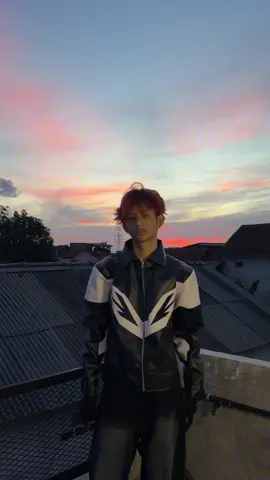 pov : kamu galau karena selalu ga kebagian jaket nya kalau restock 😭