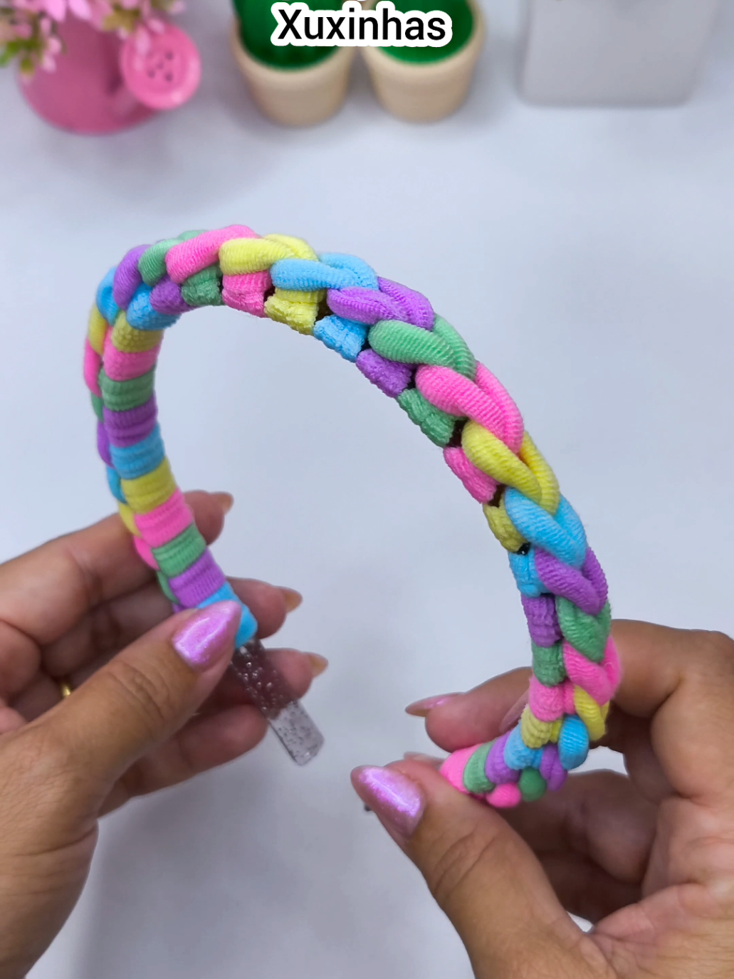 Tiara arco íris inspiração com Xuxinhas 😍 #artesanatocriativo #acessoriodecabelo 