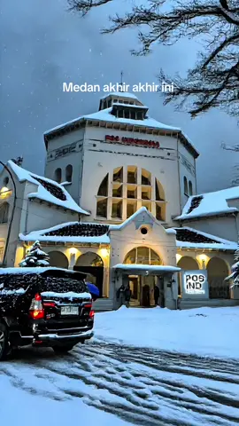 Gak perlu jauh jauh lagi di medan udah hujan salju we  #medanviral #medandingin #salju #medan 