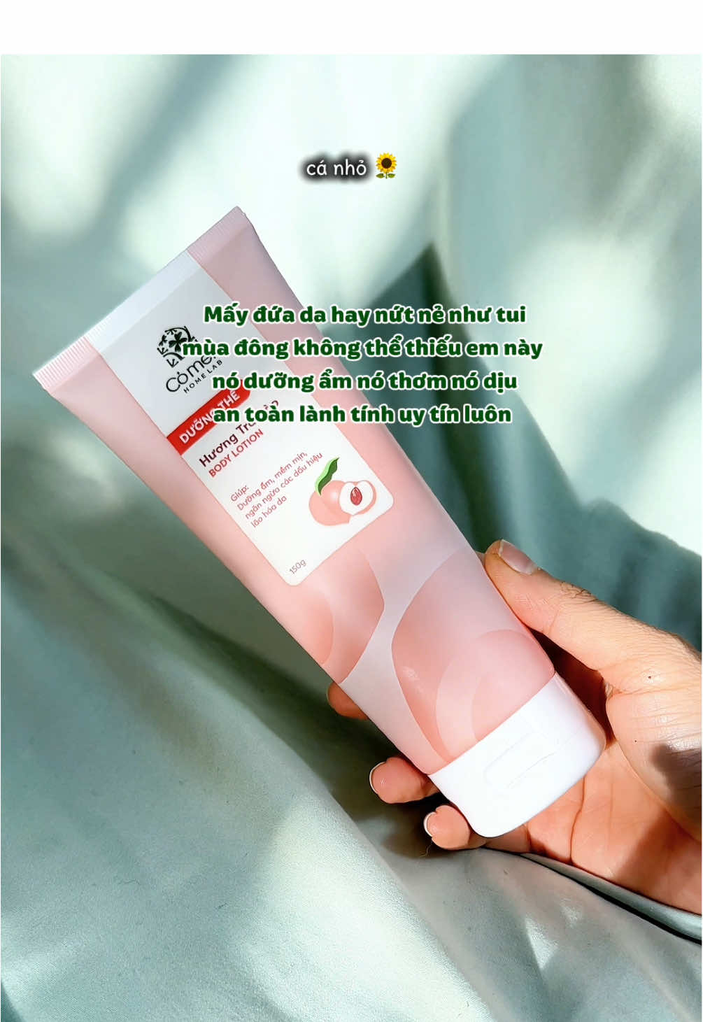 Mấy đứa da nứt nẻ khô ráp như tui mùa đông không thể thiếu em này được. Nó dưỡng ẩm tốt, mùi thơm dịu, lại an toàn lành tính. Sản phẩm nhà Cỏ đúng chuẩn hàng Việt Nam chất lượng cao . #tiktokshop #lamdep #mypham #comem 