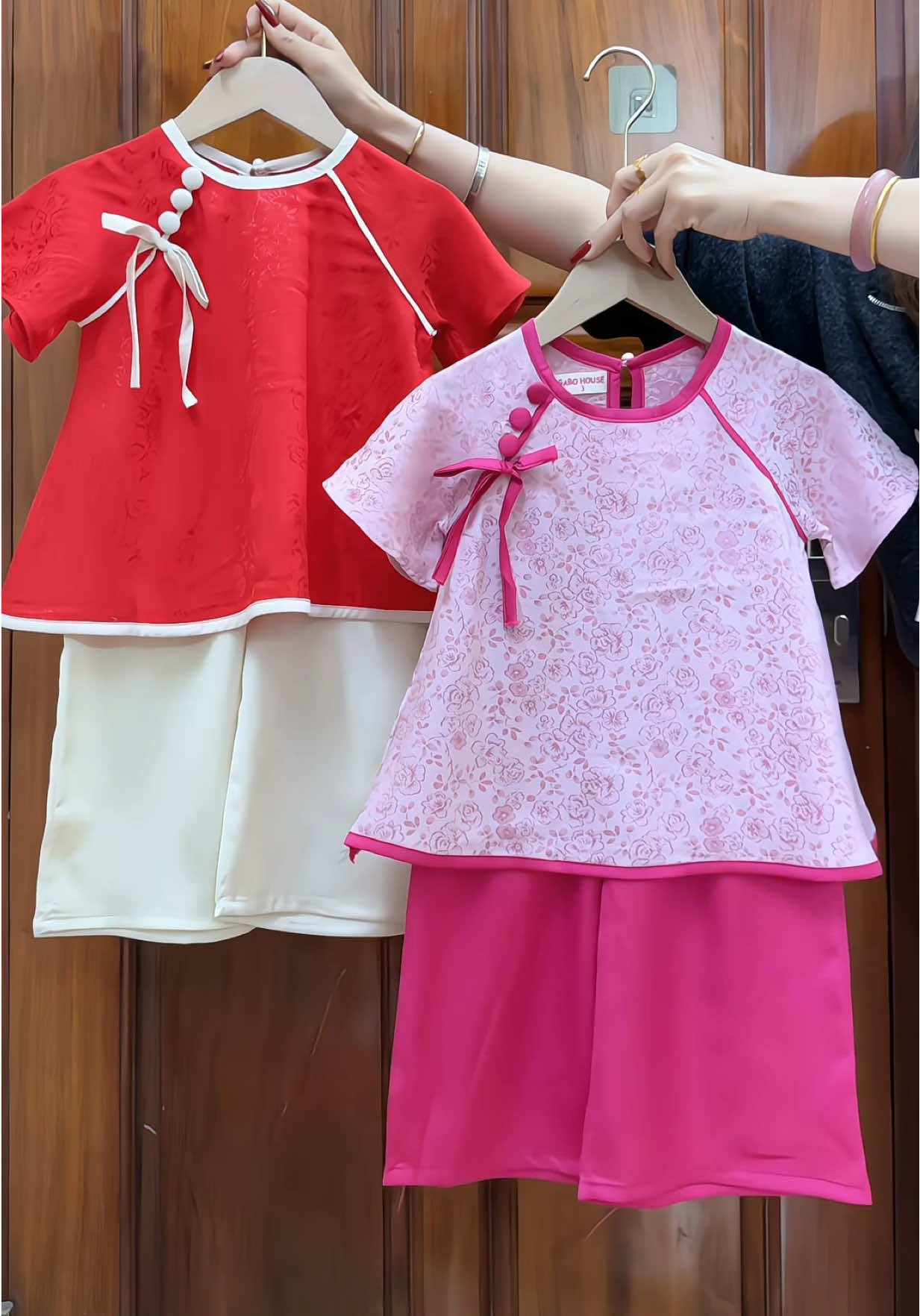 Bộ quần áo cho bé gái #tiemmeken #thoitrangtreem #bochobegai #bobegai #bobabachobe 