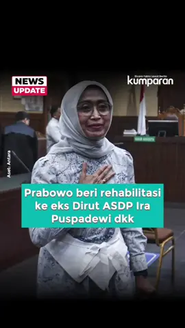 Presiden Prabowo Subianto memberikan rehabilitasi ke eks Dirut ASDP Ira Puspadewi dkk. Hal itu disampaikan Wakil Ketua DPR Sufmi Dasco Ahmad dalam konferensi pers di Istana Kepresidenan Jakarta, Selasa (25/11). Menurut dia, rehabilitasi itu merupakan aspirasi dari berbagai kelompok masyarakat. DPR kemudian melakukan kajian terhadap aspirasi itu, dan disampaikan ke pemerintah. Sebelumnya, Ira divonis 4,5 tahun penjara dalam kasus akuisisi PT Jembatan Nusantara oleh ASDP. Selain Ira, dua eks direktur ASDP Muhammad Yusuf Hadi dan Harry Muhammad Adhi Caksono juga dijatuhi pidana, selama 4 tahun penjara. Sama seperti Ira, keduanya juga mendapatkan rehabilitasi dari Prabowo. 📸: Dok. Antara, YouTube Sekretariat Presiden. Follow WhatsApp Channel kumparan untuk dapat Informasi terpercaya dikirim langsung ke WhatsApp kamu. Ketik kum.pr/WAchannel di browser kamu sekarang, agar bisa share informasi tanpa ragu. #newsupdate #update #news #vidol #prabowo            