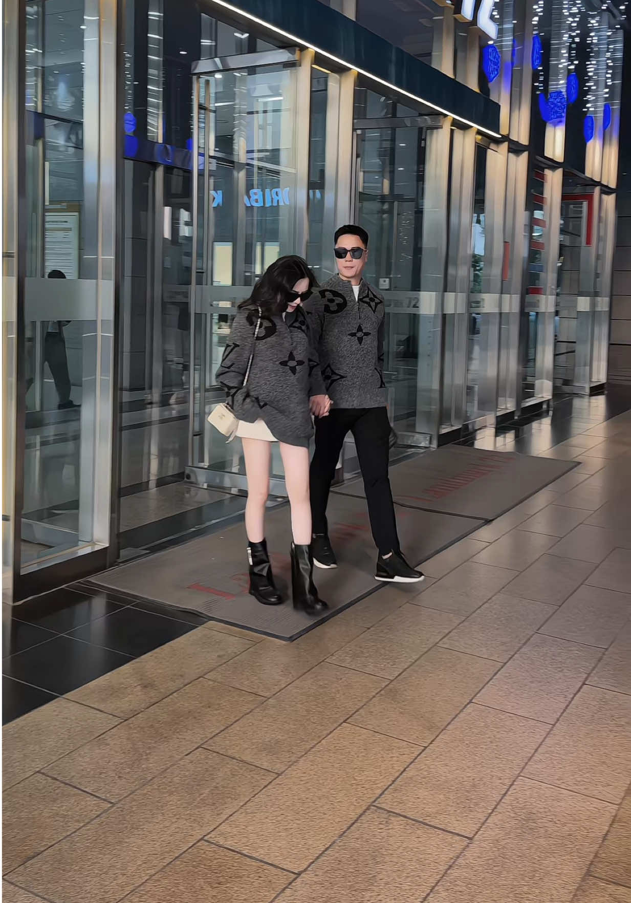 Khi em yêu đúng người, em sẽ hiểu rằng con người ta luôn chủ động làm điều gì đó cho người yêu mà không cần nhắc nhở... #nhactrend #trending #fybシ 