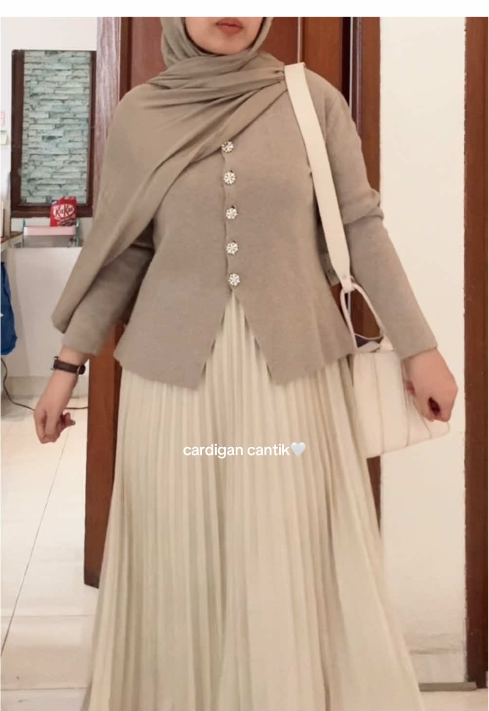 #fyp #cardigan #knitwear #outfitideas #ootdhijab 