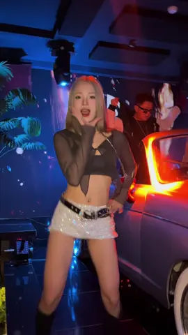 Tóc vàng hoeeee lớp phó văn thể #xinhloungeclub #xinhlounge #xínhlounge 