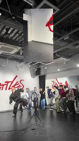 dip BATLLES✖️ginjiro 楽しかった🤣🫶 “Mau menari bersama?” #dipbatlles #背中男  @dip BATTLES 