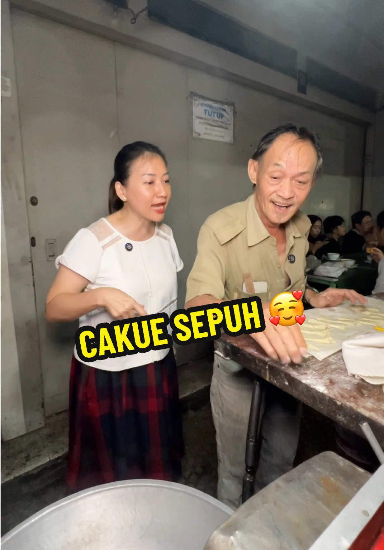 Replying to @louvvvie MALEM2 NGEMIL CAKUE ODADING BARENG WONG KOREA .. DIPIKIR HOTTEOK 😂😂😂 #nanakoot #nanakootbandung  