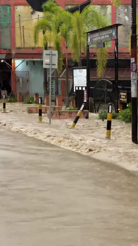 Banjir woii😭#masukberandafyp#kphstylebiruganteng#trendingg#suprax125#foryou 