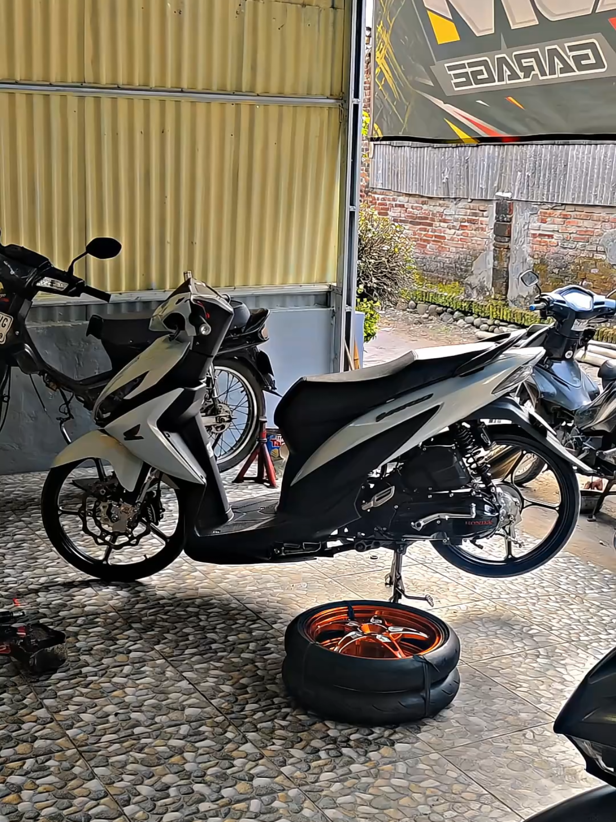 Izin r14 an lagi🙏 #vario110fi #vario110fihedon #varled110fi #vavarioan #fyp 