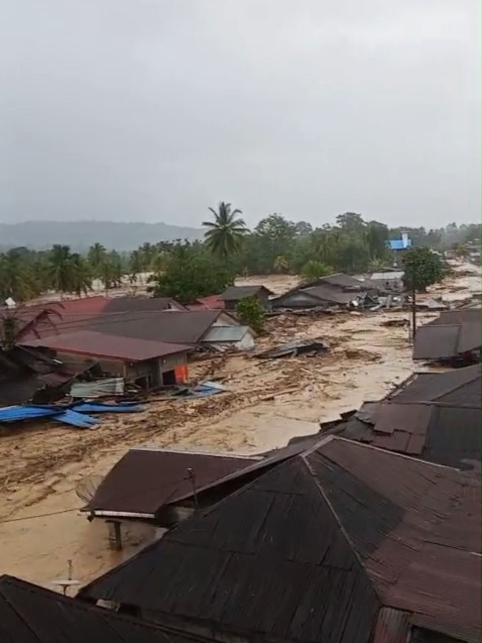 𝗥𝗲𝗸𝗮𝗽 𝗟𝗮𝗽𝗼𝗿𝗮𝗻 𝗞𝗲𝗷𝗮𝗱𝗶𝗮𝗻 𝗕𝗲𝗻𝗰𝗮𝗻𝗮 𝗔𝗹𝗮𝗺 𝗱𝗶 𝗞𝗮𝗯𝘂𝗽𝗮𝘁𝗲𝗻 𝗧𝗮𝗽𝗮𝗻𝘂𝗹𝗶 𝗧𝗲𝗻𝗴𝗮𝗵 𝗕𝗔𝗡𝗝𝗜𝗥 : 𝗞𝗲𝗰𝗮𝗺𝗮𝘁𝗮𝗻 𝗕𝗮𝗱𝗶𝗿𝗶 1. Dusun 1, 3, dan 4 Aek Horsik 2. Dusun 3 Muara Pinang Desa Sijago-jago  3. Dusun 1 dan 2 Desa Gunung Kelambu, Kel. Hutabalang 4. Lingkungan 1, Kel. Lopian 5. Lingkungan 3 dan 5, Kel. Hutabalang 6. Lingkungan 6, Kel. Hutabalang 7. Lingkungan 9, Kel. Hutabalang 𝗞𝗲𝗰𝗮𝗺𝗮𝘁𝗮𝗻 𝗣𝗶𝗻𝗮𝗻𝗴𝘀𝗼𝗿𝗶 1. Desa Parjalihotan Baru 𝗞𝗲𝗰𝗮𝗺𝗮𝘁𝗮𝗻 𝗟𝘂𝗺𝘂𝘁 1. Lingkungan 2 Lumut 2. Dusun 1, 2, dan 3, Desa Lumut Maju 3. Desa Lumut Nauli 𝗞𝗲𝗰𝗮𝗺𝗮𝘁𝗮𝗻 𝗦𝗮𝗿𝘂𝗱𝗶𝗸 1. Kel. Pasir Bidang, Lingkungan 1,2,3,4,5,6 dan 7 2. Kel. Pondok batu, Lingkungan 1,2 dan 3 3. Kel. Sibuluan Nalambok, Lingkungan 1,2,3,4,5 dan 6 4. Kel. Sarudik, Lingkungan 1,2,3,5 dan 8 5. Lingkungan 2 Eka Satria 𝗞𝗲𝗰𝗮𝗺𝗮𝘁𝗮𝗻 𝗧𝘂𝗸𝗸𝗮 1. Jalan Humala Tambunan  2. Lingkungan 4, Kel. Hutanabolon 3. Lorong 1 Kampung Martua 𝗞𝗲𝗰𝗮𝗺𝗮𝘁𝗮𝗻 𝗣𝗮𝗻𝗱𝗮𝗻 1. Kel. Sibuluan Indah 2. Jl. A.r surbakti, Sibuluan Raya (tugu ikan) 3. Perumahan Pandan Asri 4. Perdagangan, Kel. Lubuk Tukko 5. Perumahan BTN (Sekolah Aksara) 𝗞𝗲𝗰𝗮𝗺𝗮𝘁𝗮𝗻 𝗧𝗮𝗽𝗶𝗮𝗻 𝗡𝗮𝘂𝗹𝗶 1. Kel. Tapian Nauli 2, Pasar Onan dan Barung-barung 𝗞𝗲𝗰𝗮𝗺𝗮𝘁𝗮𝗻 𝗞𝗼𝗹𝗮𝗻𝗴 1. Kel. Kolang 𝗟𝗢𝗡𝗚𝗦𝗢𝗥 : 𝗞𝗲𝗰𝗮𝗺𝗮𝘁𝗮𝗻 𝗕𝗮𝗱𝗶𝗿𝗶 1. Dusun 2 P.Honas 𝗞𝗲𝗰𝗮𝗺𝗮𝘁𝗮𝗻 𝗦𝗶𝗯𝗮𝗯𝗮𝗻𝗴𝘂𝗻 1. Lingkungan 9, Kel. Sibabangun 𝗞𝗲𝗰𝗮𝗺𝗮𝘁𝗮𝗻 𝗟𝘂𝗺𝘂𝘁 1. Lingkungan 6, Kel. Lumut (Rumah Hancur) 2. Lingkungan 5 Simarlelan 𝗞𝗲𝗰𝗮𝗺𝗮𝘁𝗮𝗻 𝗦𝗮𝗿𝘂𝗱𝗶𝗸 1. Desa Sipan 𝗞𝗲𝗰𝗮𝗺𝗮𝘁𝗮𝗻 𝗧𝗮𝗽𝗶𝗮𝗻 𝗡𝗮𝘂𝗹𝗶 1. Jl. Poriaha Julu 2. Jl. Lintas Rampah Data hasil laporan semua personel 𝗦𝗮𝘁𝘂𝗮𝗻 𝗥𝗲𝗮𝗸𝘀𝗶 𝗖𝗲𝗽𝗮𝘁 (𝗦𝗥𝗖). #sumut #bencanaalam #banjir #batak #medan