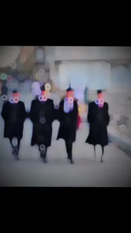 این ویدیو فقط یک لحظه نیست… حس رفاقت، انرژی خوب و ایستادن کنار هم است که خاصش می‌سازه. هرجا جمع می‌شیم، فضا خودش قشنگ می‌شه ✨🔥» “This video isn’t just a moment… it’s friendship, good energy, and standing together. Where the squad gathers, the vibes get better ✨🔥 #FYP #ForYou #TrendingNow #ViralVideo #TikTokTrend