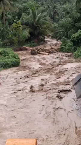 semoga tidak terjadi yang tidak di inginkan#tolangjae#siondop#aeksiondop#banjir#tolangjae 