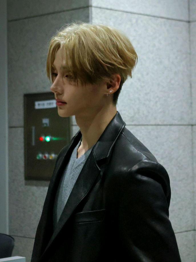 finally bisa liat awon airport lagi.. #sangwon #leesangwon #alphadriveone #ald1 #hongkong 