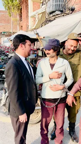 اَپنی زِندگی مَیں مُحبت بَانٹ کر جَائیں۔