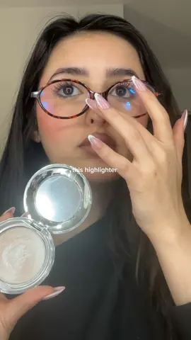 obsessed🪞✨ #highliter #tiktokshopfrance #glow #glitter 