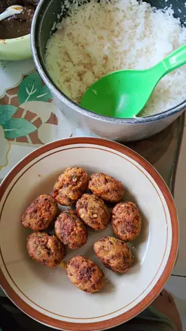 Mentahan video makan bareng besti,, Ambil aja buat bahan story,,  #sarapan #makanmakan #bahanswmu #mentahanvideo #makanan 