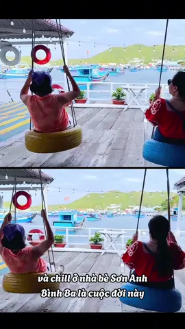 Bạn chỉ cần... Đu đưa xích đu ➡️ Chill ở nhà bè Sơn Anh Bình Ba. Result: Cuộc đời này chẳng còn gì phải xoắn nữa! ✨ Hít một hơi thật sâu, để tâm hồn được thả lỏng hoàn toàn. Ở đây không deadline, không bộn bề nha mấy bà!
