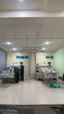 Nakes resiko tertular penyakit tp lebih resiko masuk Google review 😂 #nakes #dailylife #keperawatan #lewatberandafyp #fypage 