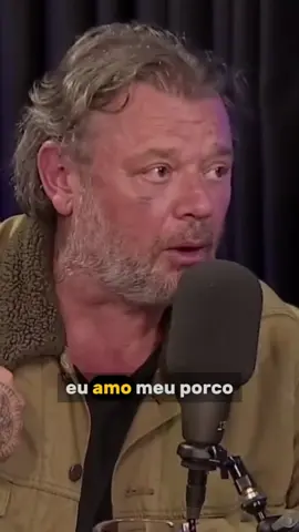 Richard come leitão e choca Luisa Mell #biologohenrique #animais #bichoesperto #biologo