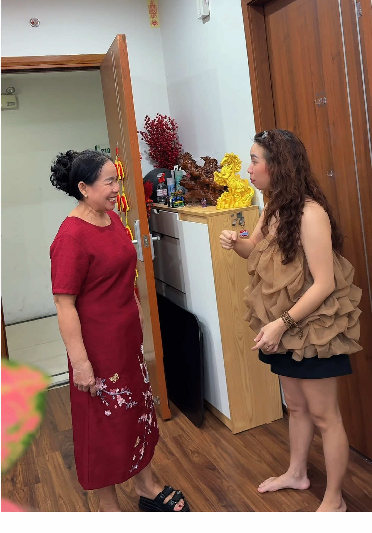 Đầm Vải Dệt Cao Cấp Nữ Trung Niên #xuhuong #aodaitangme #aodaitrungnien #huyenhomhinh365 