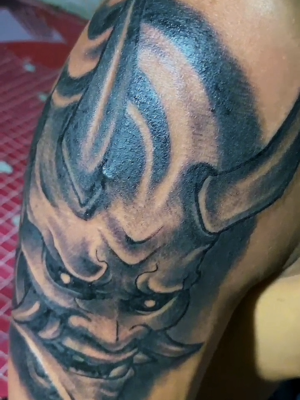 nyobain kotoran kulit pertama kali.. semoga ketagihan.. #tattoo #tato #tukangtato #tatolengan #japanesse 