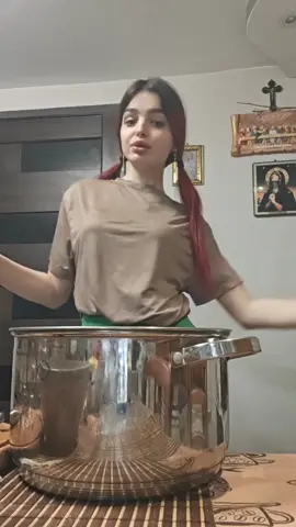 știu să fac și sarmale nu doar figuri😚@DAPetrică @❤️CRISS❤️ 