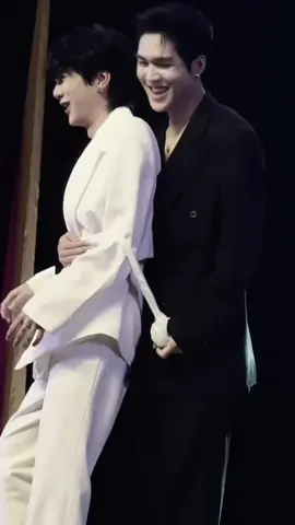 Hồi ấy đẩy ra cho lắm vào , rồi giờ hở tí ra là kéo em lạiiii #auausave #auautnp #savewrg #mrfanboyseries 