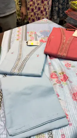 New winter collection❄️ 3 pcs suit Embroidery Fabric:Winter dorea khader Size all available Price:6050 For order whatsapp:03160470330#viewsproblem #foryoupage #foryoupage❤️❤️ 