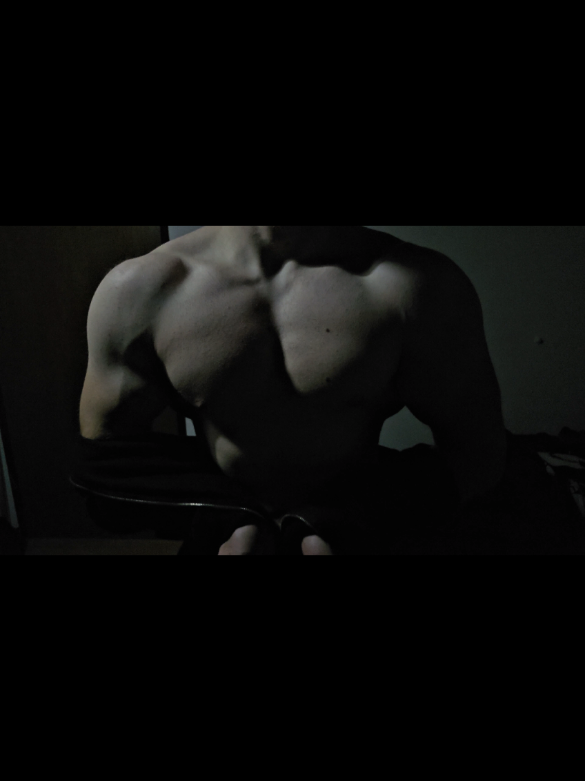 haven't met a girl with bigger ones 🙂‍↕️#back #biceps #toji #fyp #gym 