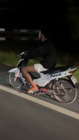 Có cách nào làm chủ xe trắng như xe huum 😂😂#ưavenhodokieng#xuhuongtiktok #xhuong #LýiNàMáiChéo🥰 #thailand🇹🇭 