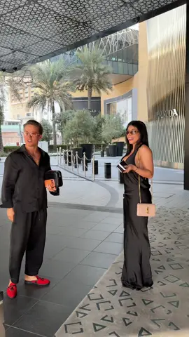 Black boiled silk, red mules and crocodile bag 🖤