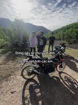 Đừng gây sự chú ý với anh nữa. Vợ anh nét hơn các em nhiều.#xuhuongtiktok #xuhuongtiktok #xuhuongtiktok 