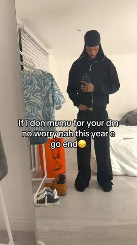 Full outfit from @Highfashionbyjol 