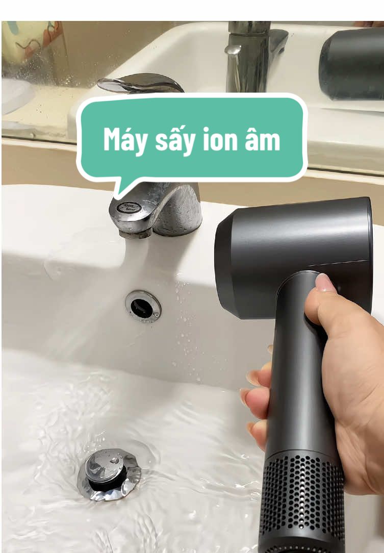 Máy sấy tóc chân ái, sấy siu nhanh mà mượt tóc nha #maysaytoc #maysaytocionam #maysaytoccamy #maysaytoctaokieu #review 