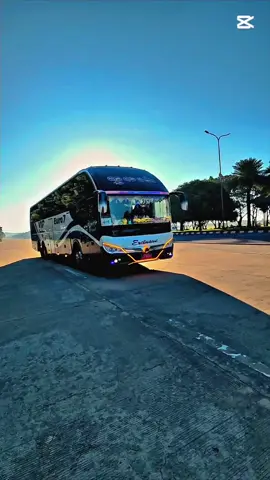 ချစ်တော်ကြီးနဲ့😊😊😊#ရာဇာမင်းexpress #ခရီးသွားဝင်ဆောင်မူ့လုပ်ငန်း #ရန်ကုန်မြို့ #ကားဆရာများဘေးရန်ကင်းပါစေဗျ🙏🙏🙏 