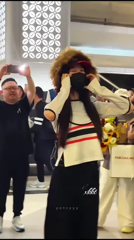 xinxin udah di bandara Soekarno-Hatta 😍 #estheryu #cdrama #foryou 