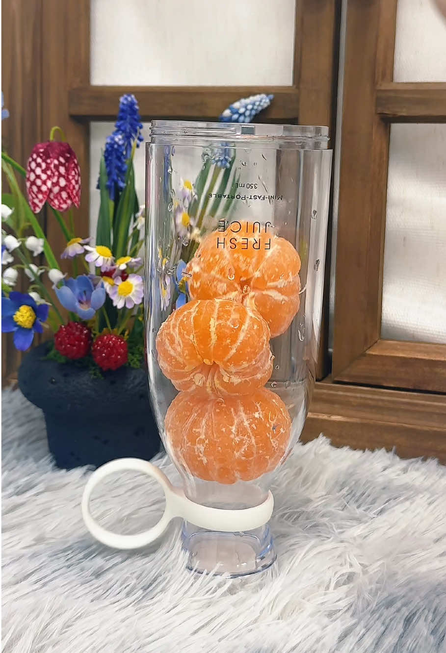 Goodbye bulky blenders, hello smart living.#freshjuice #smoothie #healthydrink #foryoupage #healthylifestyle #portableblender #milkshake #fyp #orange 