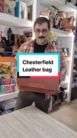 Chesterfield premium leather bags. #stigkabooks #leatherbags #τσαντες #μοδα #ανδρας 