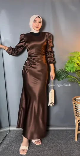 Dress cantik simpel cocok bgt buat kondangan #dress #dresssatin #dresskondangan #bajukondangan #trending 