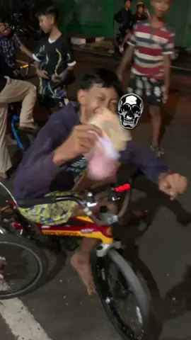 panas  @TGE TEAMMM @𝑵𝑫𝑳𝑬𝑺𝑬𝑹_𝑺𝑷𝑬𝑬𝑫💫  #balaponthelsurabaya🏁 #masukberanda #fypage #1st 