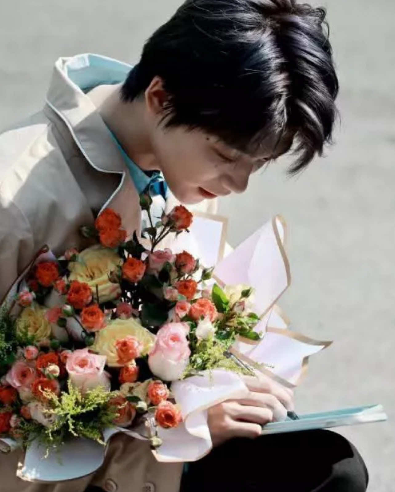 Em rất thích hoa nhưng em lại càng thích dáng vẻ anh cầm bó hoa bước về phía em #tudu #dienhuninh #leipeng99🍉🌽 