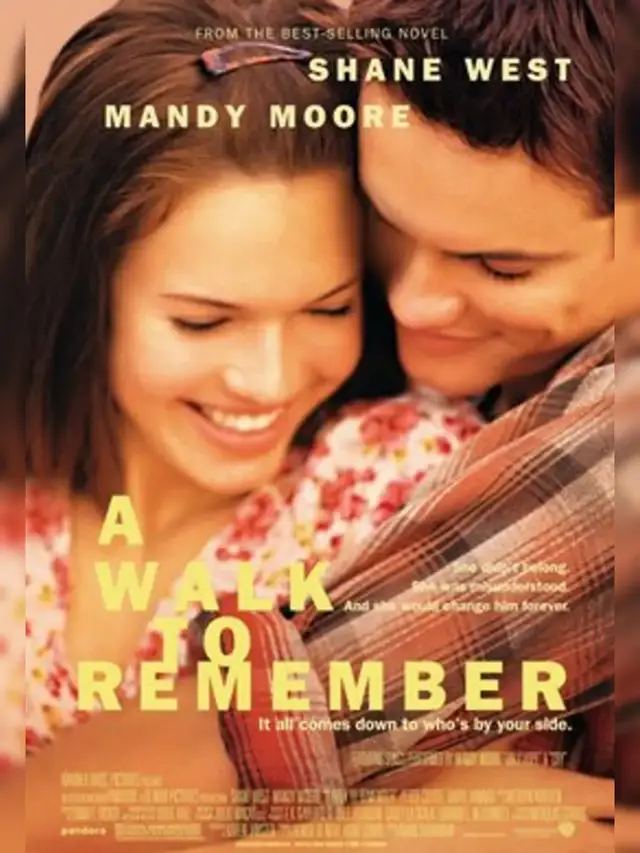 Essas são fotos dos pôsteres de cinema do filme  Um Amor Para Recordar.  Outras fotos são das capas do livro , do DVD e do blu-ray ( edição de colecionador ) ! Imagens públicas de divulgação.  créditos warner bros. pictures  #walktoremembermovie #shanewest #mandymoore 