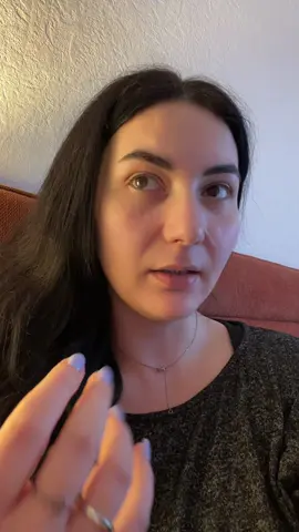 Do you ever think about people and instantly see colors? I always connect the people I know with specific shades. My husband is ocean green, my daughter is baby pink, my brother in law is dark green and purple. I’m curious… does anyone else experience this? Maybe it’s a form of synesthesia and the way my mind associates emotions with colors. Let me know if you relate! #synesthesia #colorsynesthesia #relatablethoughts #mindcolors #fyp 