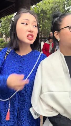 Có mẹ trẻ quá thì con nó hay quên mất cái vị trí. =)) #nguyenvianh #fbnguyễnvianh #bà_ngoại_u50 @Hương Bella Shop @Mèo Zen Đa Bếp Mẹ Em 