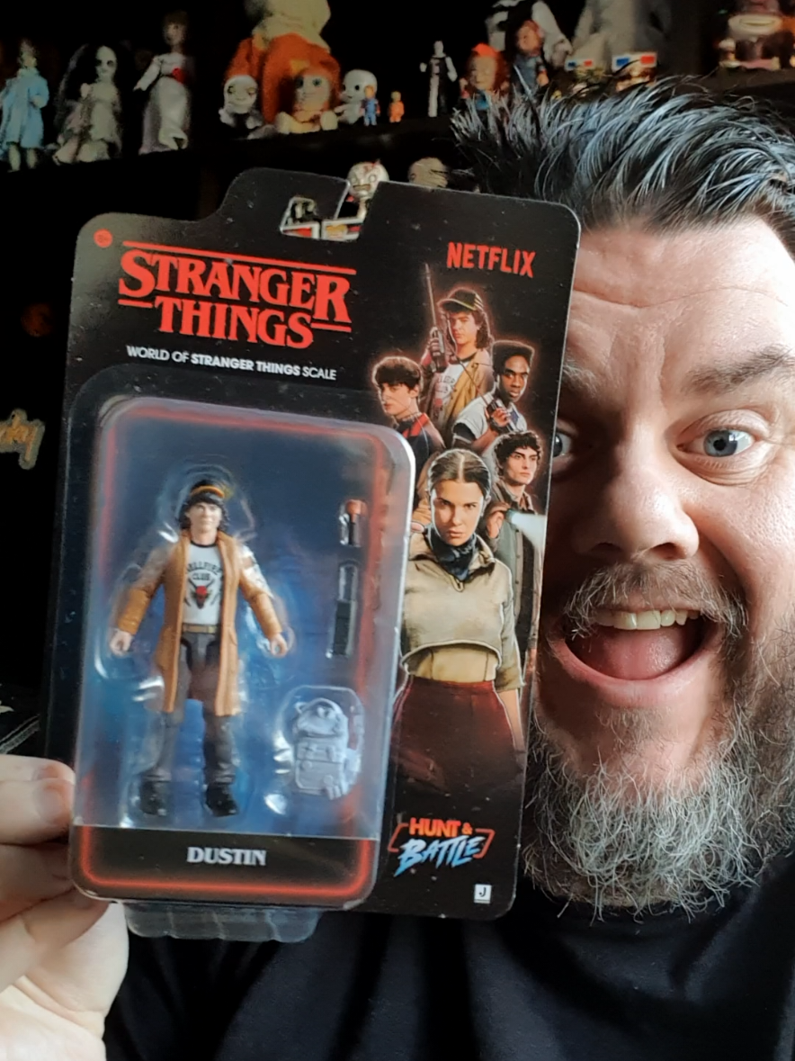 Stranger Things Dustin Jazwares Hunt & Battle Action Figure Unboxing Review This Netflix Stranger Things Action Figure Hunt & Battle Dustin is perfect for recreating iconic moments from final season of the hit series! This 10cm tall figure, with accessories to highlight authentic character details, is based on the lovable peacemaker's appearance in the fifth season. It's also fully compatible with all other Stranger Things 10cm scale figures, vehicles and playsets (each sold separately). Featuring premium show-accurate design, multiple points of articulation and several accessories, this figure is a must-have for Stranger Things fans and collectors alike. Expand your collection and unravel the secrets of Hawkins, Indiana with this highly detailed and poseable Hunt & Battle Dustin figure. The first 4 episodes of Stranger Things 5 will release on 26th November 2025. #strangerthings  #unboxingtoys #strangerthings5 #jazwares  @Jazwares 