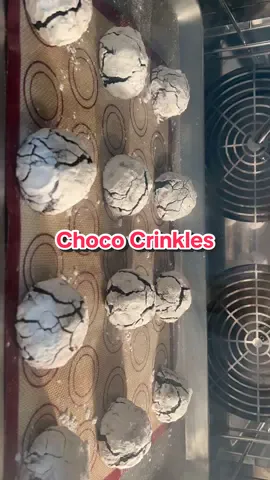 Chocolate Crinkles 🤤  #crinkles #chocolatecrinkles #crinklecookies #cookies #chocolate 